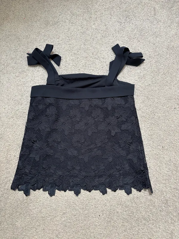 Banana Republic Limited Edition Navy Lace Overlay Bow-Shoulder Sleeveless Blouse - Image 9