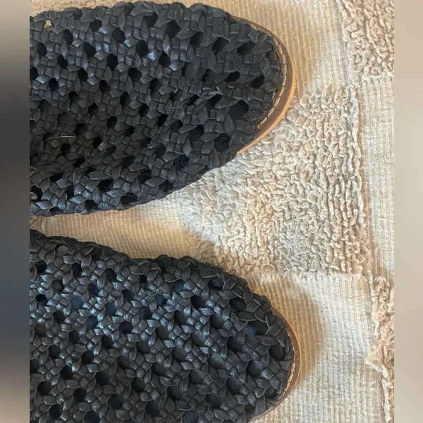 Free People Black Leather Woven Women's Slip-On Shoes Size 40 - Image 8