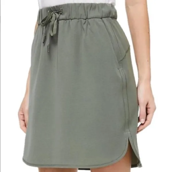 Lululemon Athletica Green On The Fly Woven Skirt size 4 olive green skirt​​​ - Image 9