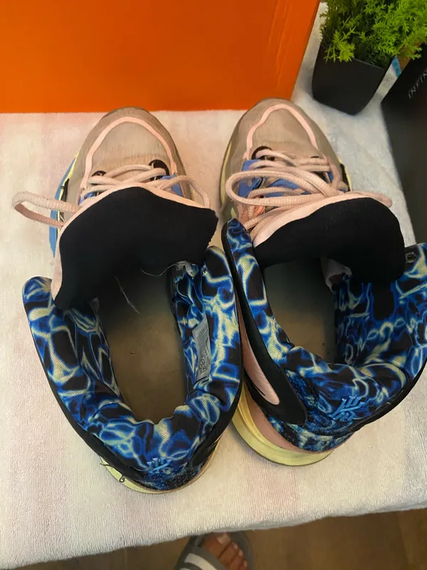 Nike Kyrie Infinity EP Valentine's Day - Men’s Size 11.5 - Image 5