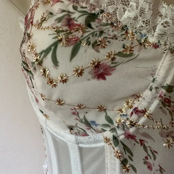 Floral Lace Corset - Image 2
