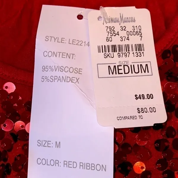 Design History red sequin sleeveless tee shirt top. Size Medium. NWT. - Image 5