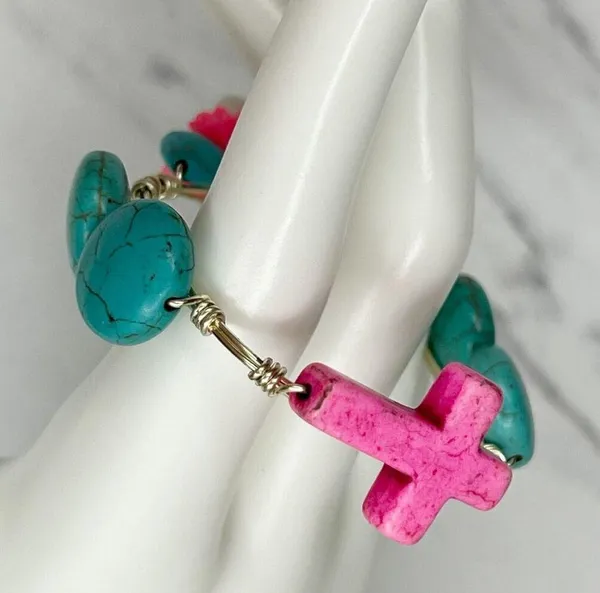 Silver Tone Faux Turquoise Beaded Pink Cross Small Wire Bangle Bracelet - Image 8