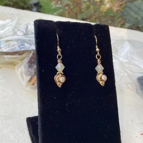 Swarovski silver and Pearl Drop Earrings - Image 2