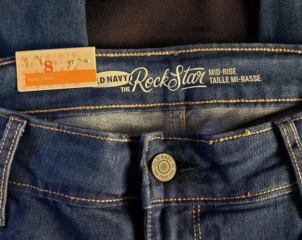Old Navy Rockstar Mid Rise Skinny Jeans‎ NWT Women’s 8 - Image 4