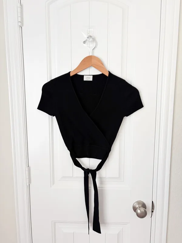Aritzia Wilfred All Tied Up Sweater Black Size Small - Image 2