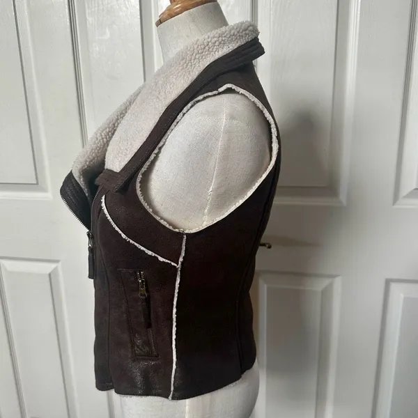 Forever 21 brown faux leather zip up vest - Image 3