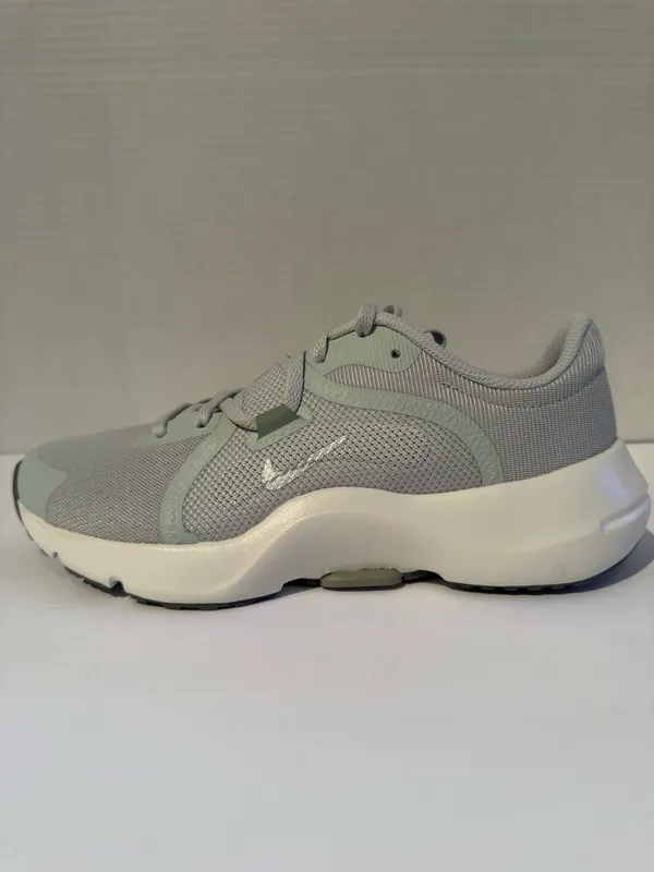 Nike Women’s In-Season Trainer size 6.5W - Image 2