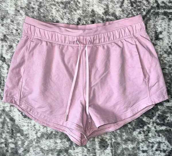 Lululemon Inner Glow High-Rise Short 3" - Image 3