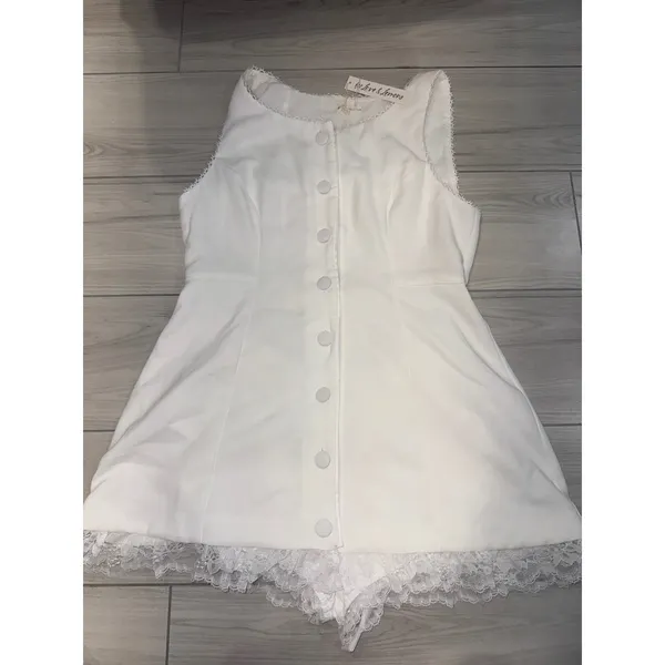 For Love & Lemons White Lace Trim Button Front Sleeveless Romper XL NWT - Image 3