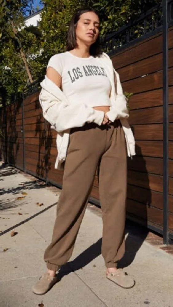 Brandy Melville John Galt Brown Rosa Sweatpants - Image 4