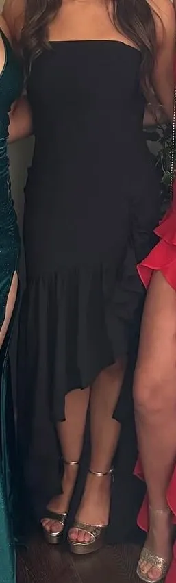 Black prom dress ruffle slit - Image 3