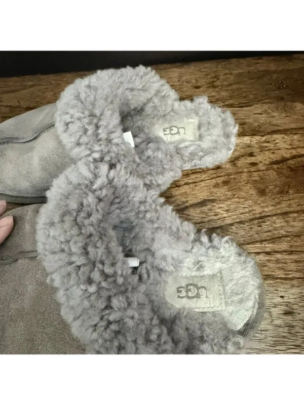 UGG Scuffette Size 6 - Image 7