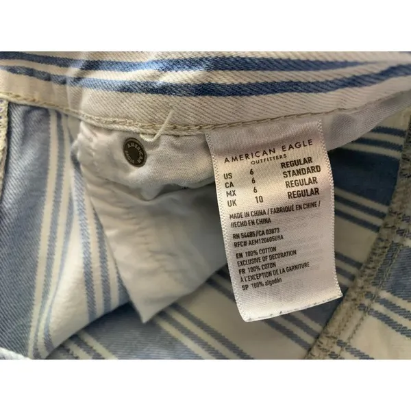 American Eagle Women's Light Blue & White Jeans - Image 4