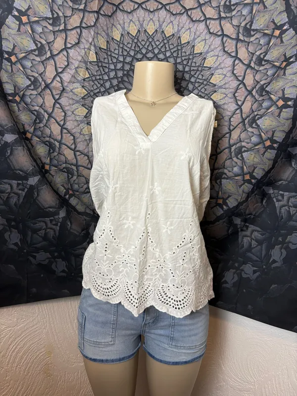 A New Day White Lace V-Neck Sleeveless Top - Image 2
