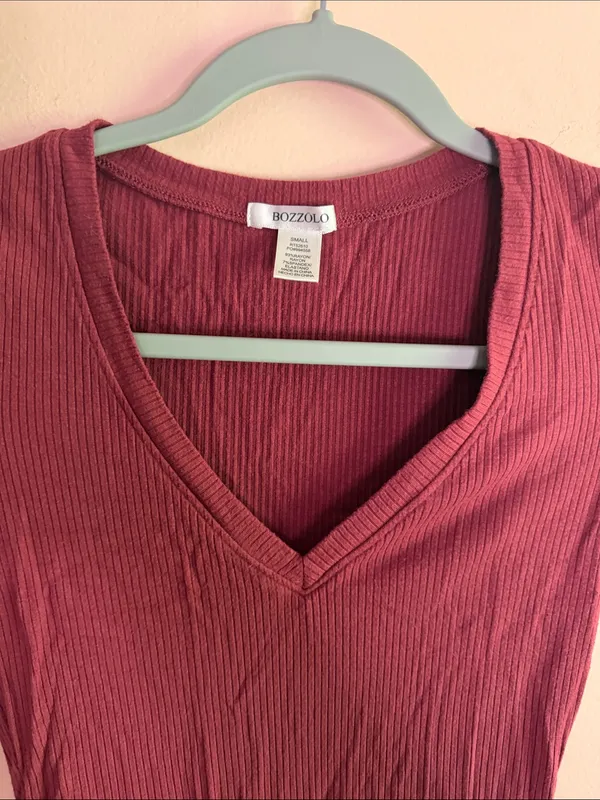 Bozzolo Burgundy Ribbed V-Neck Crop Top - Image 3