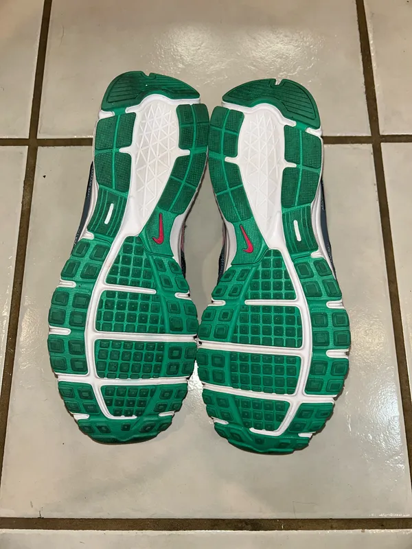 Nike Mint & Pink Athletic Shoes - Image 6
