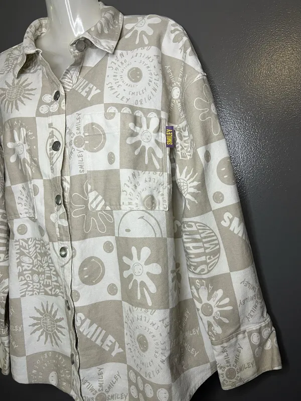 Smiley X H&M Shirt Womens Small Beige Smiley Face Graphic Twill Button Up - Image 6