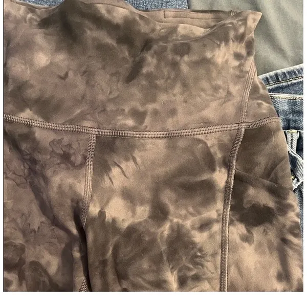 Lululemon Align Shorts - Image 3