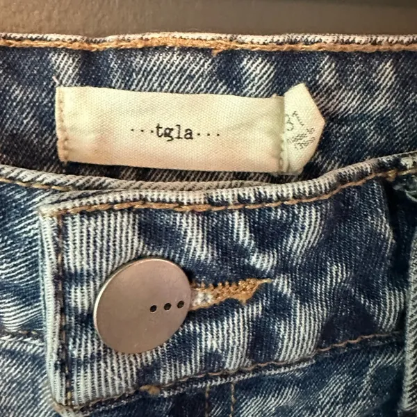 tgla women’s denim shorts, medium wash - Image 2