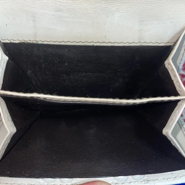 Gucci Embossed  Leather Compact Wallet - Image 9