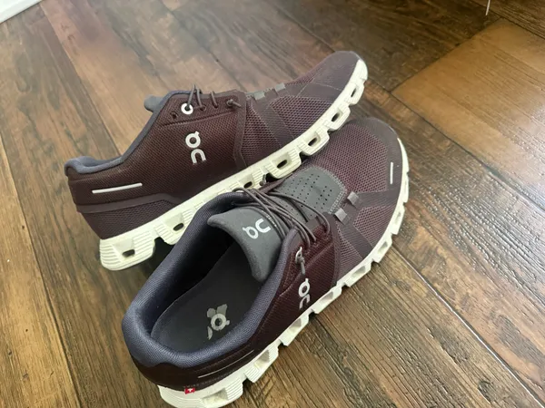 On Cloud Shoes - Image 2