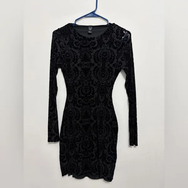 Windsor women’s Size S Black Velvet Burnout Bodycon Dress Long Sleeve(E38)✨ - Image 3