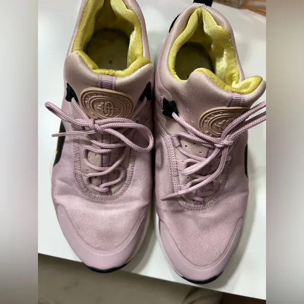 Nike Air Huarache City Move Plum Chalk Running Shoes AO3172-500 Women's Size 7 - Image 2