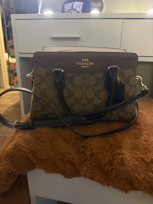 coach Darcie Carryall Bag - Image 2