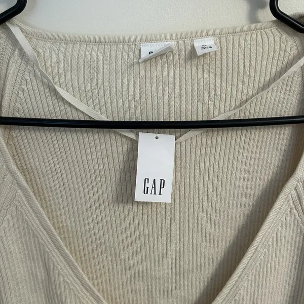 NWT Gap Ribbed V-Neck Pullover Sweater Soft Knit Blend Volume Sleeves XL‎ Cream - Image 5