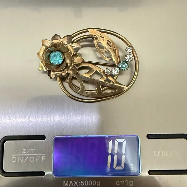 Vintage Unsigned Gold-tone Light Blue Rhinestone Flower Floral Spray Brooch 10g. - Image 11