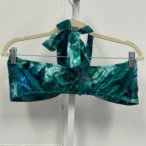 Princess Polly Satin Floral Halter Knot Front Crop Top Size 6 Garden Party - Image 2