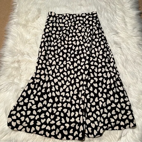 Ann Taylor Women's Size XS Pull On‎ A-Line Skirt Black White Heart Print Midi - Image 6