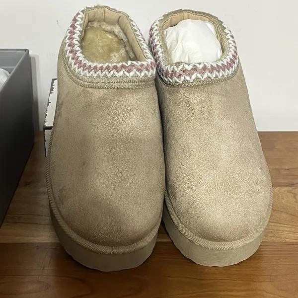 Falls‎ Creek Women's Clogs Jane Tan Color Size 6 New In Box - Image 4