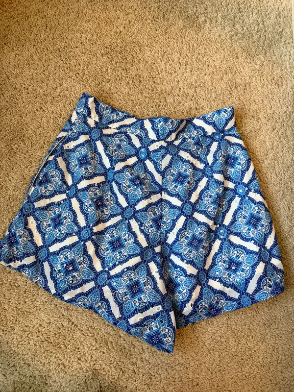Blue and white shorts Size XS - Image 2