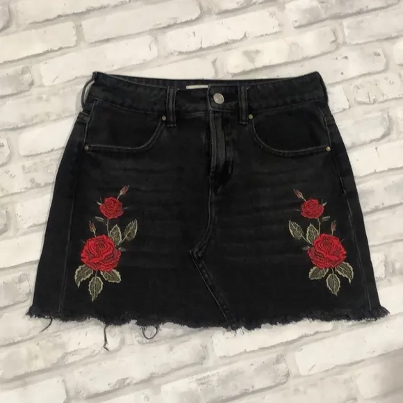 Pacsun black floral denim short skirt - Image 2