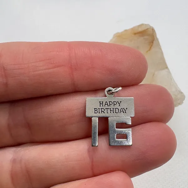 Vintage Wells Sterling Silver Happy Birthday 16 Charm Sweet Sixteen Pendant 1.5g - Image 4
