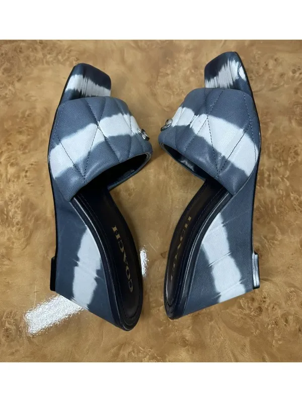 NEW Coach Emma Tie Dye Quilted Leather Wedge Sandals Navy White Size 6B CU189 - Image 6