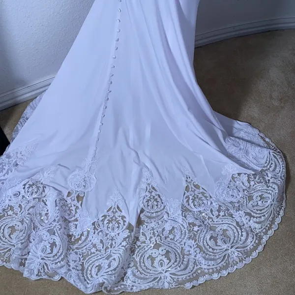 Women’s White Wedding Dress Size 10 NWOT - Image 8