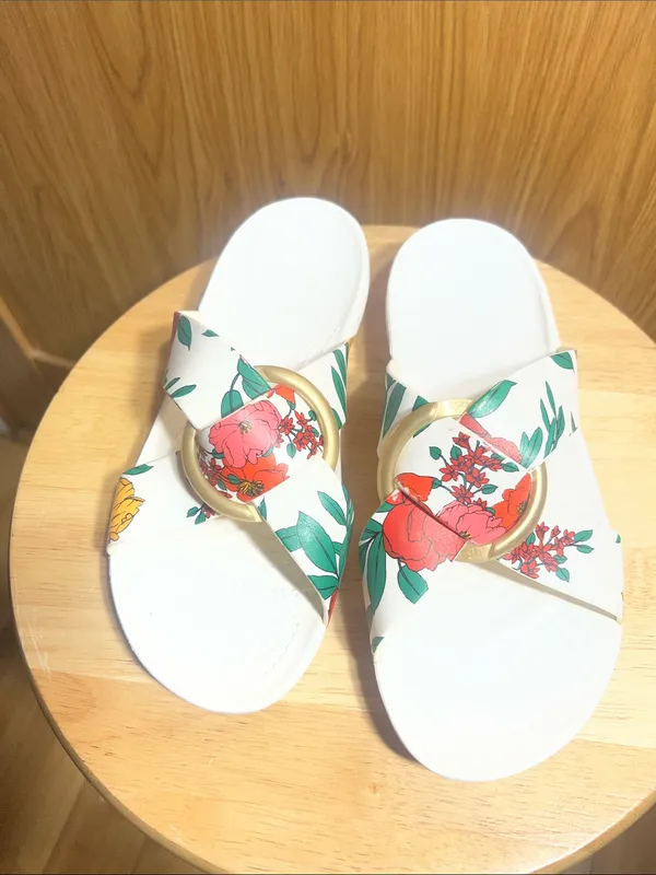 CROCS White Floral Slide Sandals with Gold Ring - Image 5