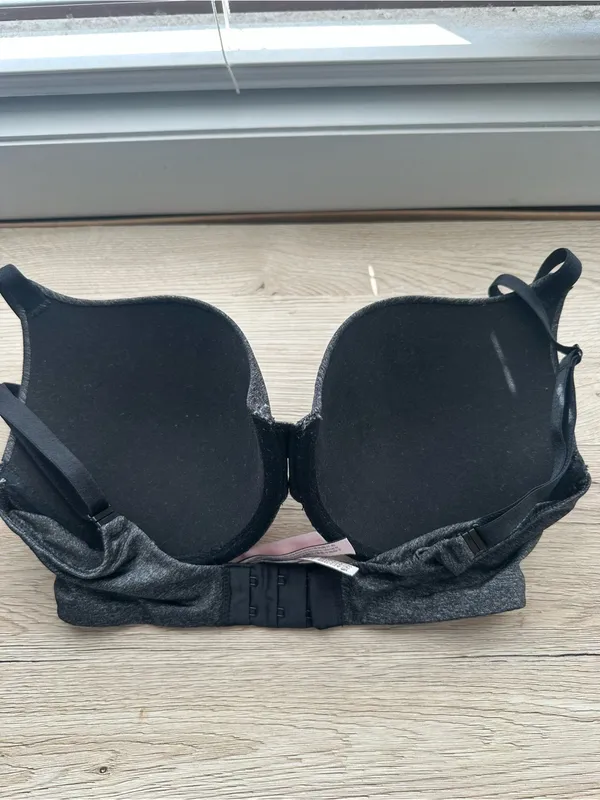 Victoria's Secret T-Shirt Push Up Bra 32DD Gray/Black Padded Underwire - Image 2