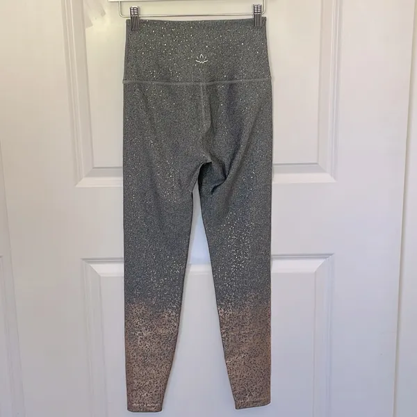 Beyond Yoga Alloy Ombré Metallic Gray Leggings Medium Activewear Workout - Image 5