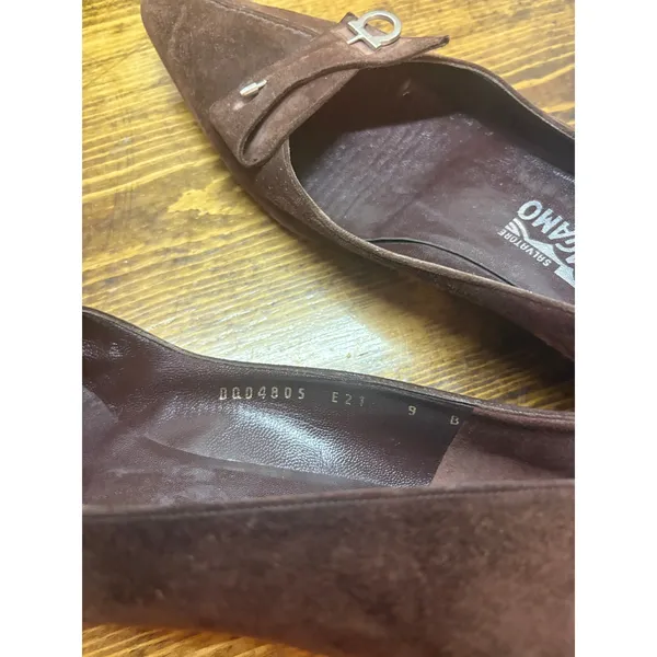 Salvatore Ferragamo Brown Suede Kitten Heels Size‎ 9 - Image 11