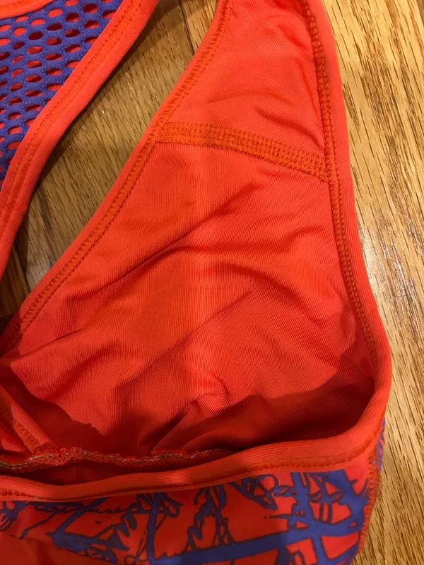 Zumba officials Zumba Scribble V-Bra in "Rev Me Up Red With Z-Dri technology XS - Image 10
