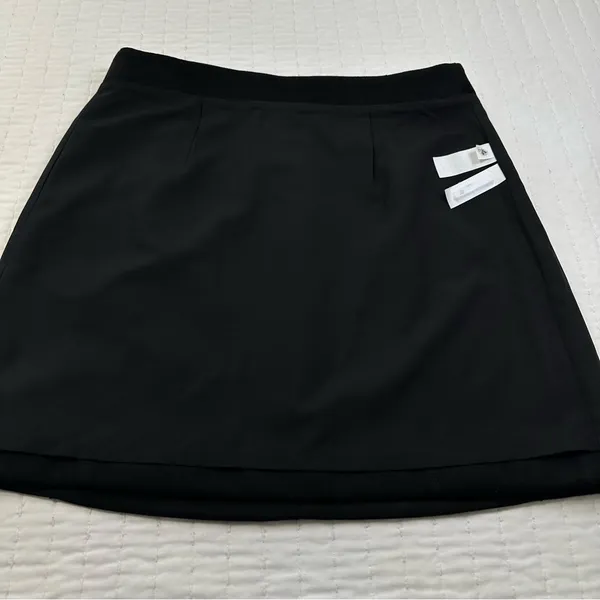 LOFT Black Suede A-Line Skirt With Back Zipper in Size 6 - Image 10