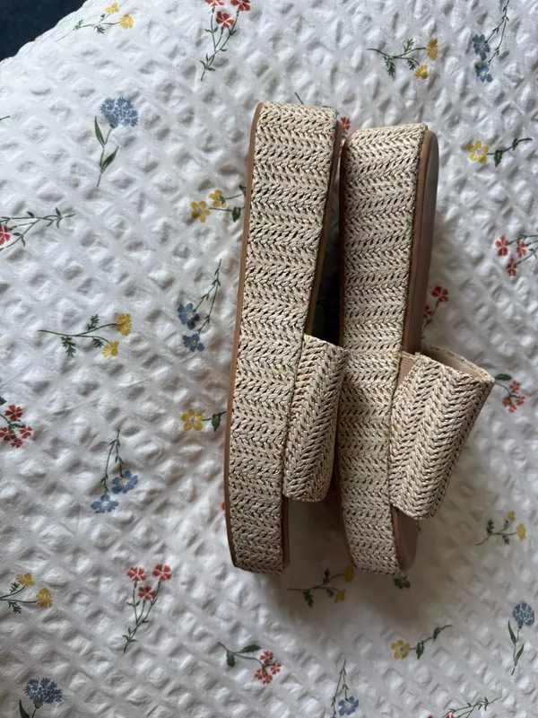 Cushionare platform woven slip ons - Image 2