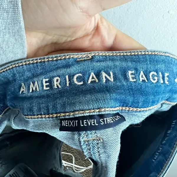American Eagle Women's 00 Light‎ Wash Denim Mini Skirt Pockets Casual Cute - Image 5