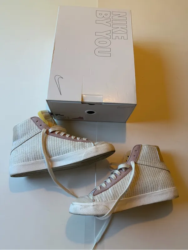 Nike Blazer Mid ‘77 High Tops - Image 2