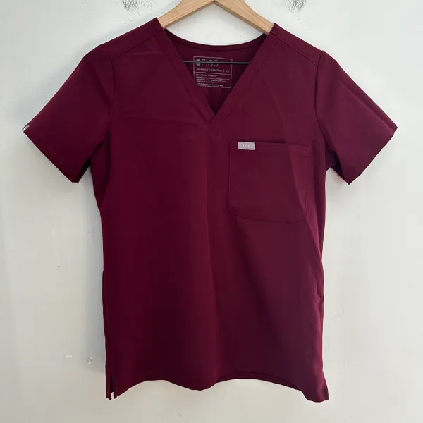 - Catarina One-Pocket Scrub Top Burgundy Doctor Nurse Uniform - Image 3