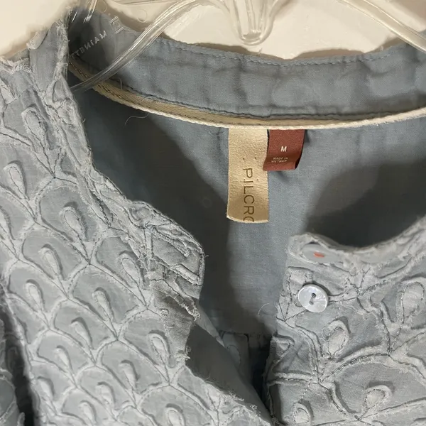 Anthropologie Pilcro and the Letterpress The Bella Femme puff-sleeve embroidered button down M - Image 2